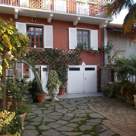 Palazzo Canavese Il Granello Di Senape B&B المظهر الخارجي الصورة