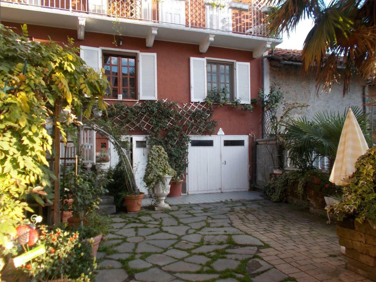 Palazzo Canavese Il Granello Di Senape B&B المظهر الخارجي الصورة
